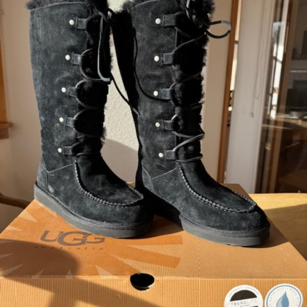 UGG Australia Women's Appalachin Black Suede Lace-Up Boots Sz 9 NEW 1007701